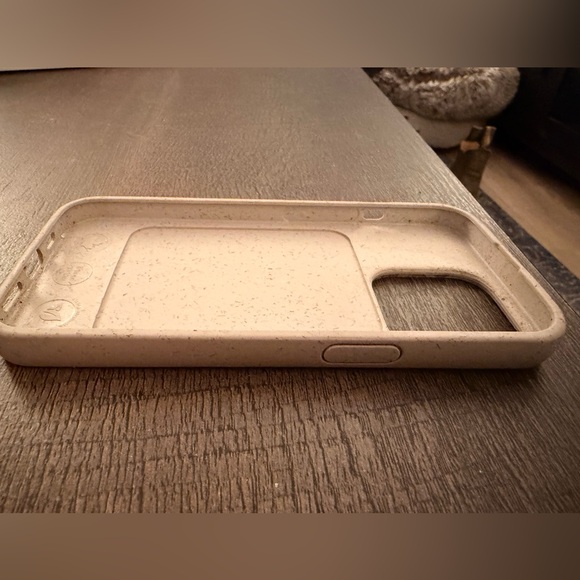 Pela Case iPhone 13 Pro - London Fog Happy Camper - Picture 3 of 5